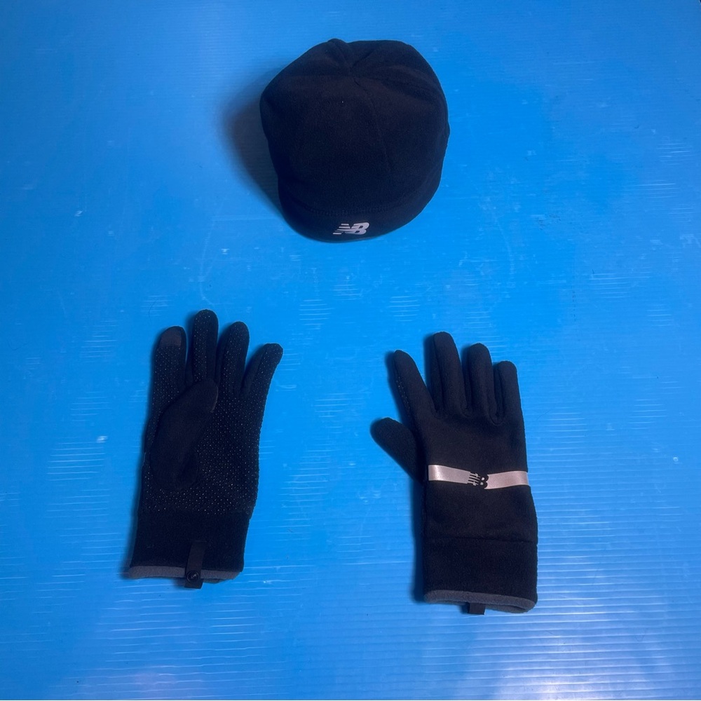 New‎ Balance Black Beanie and Reflective-Strip Gloves